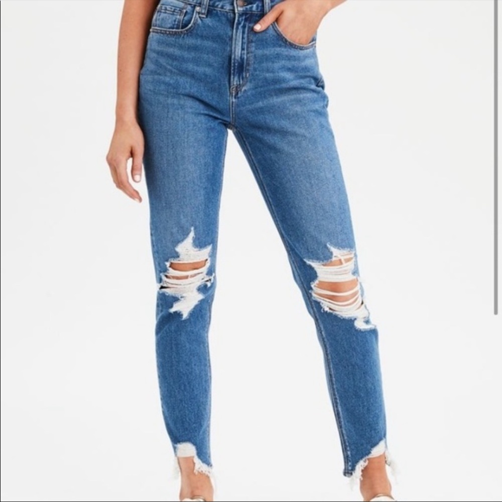 SOLD. American Eagle Mom Jean Busted Knee Raw Hem Distressed 6
